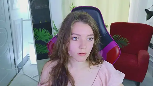 Lana  Cute  online show from July 22, 1:56 pm