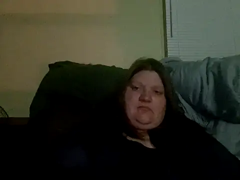 chrissybear84 online show from March 18, 11:15 am