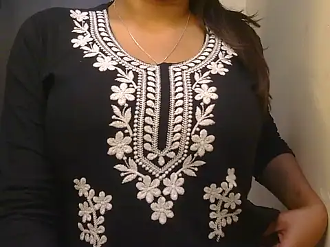 hot  surbhi online show from March 21, 6:35 pm