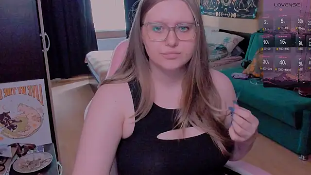 Alice Dreamgirl  online show from July 30, 11:55 am