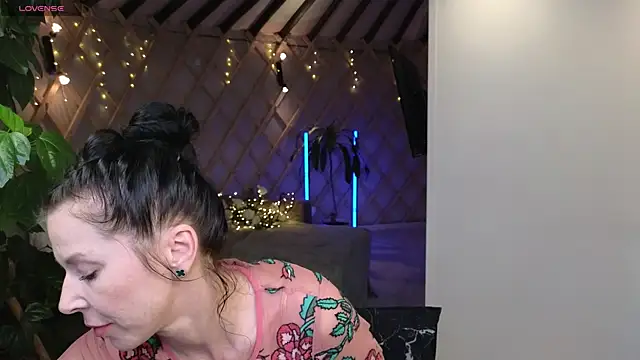 LinaJoy online show from June 25, 8:54 pm