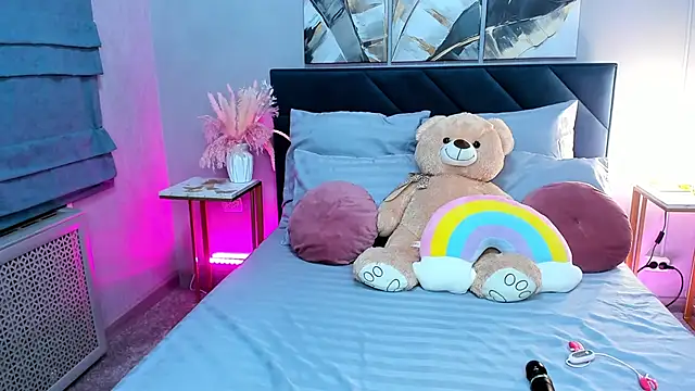 Curvy Dynamite  online show from September 29, 1:22 am