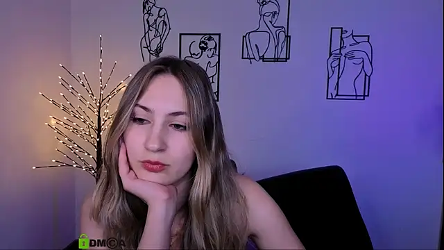 playful sophie online show from July 31, 9:05 pm