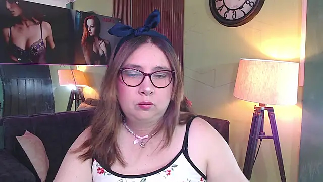 chloe prg online show from September 18, 5:50 am