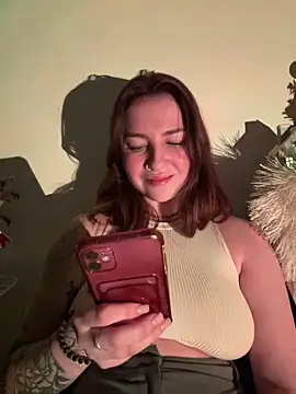 MayaMystic online show from December 17, 2:21 pm