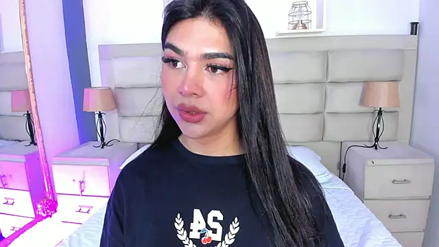 Snapshot of RoseCassie chatting on September 16, 1:52 pm RoseCassie online show from September 16, 1:52 pm