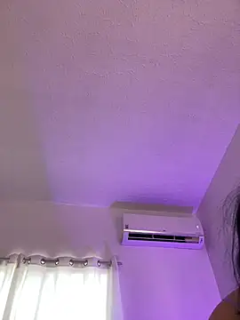 Lily Woodz online show from June 25, 7:04 pm