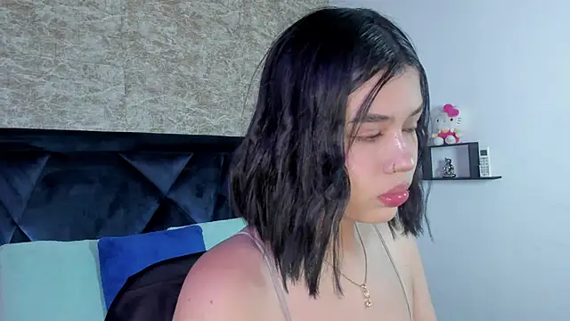 Lily Woodz online show from November 12, 7:01 pm