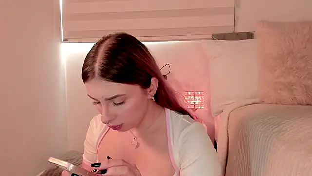 Alissonroses online show from June 18, 8:36 pm