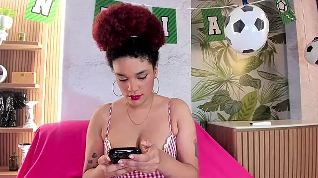 loladupont online show from June 15, 3:29 am