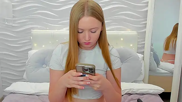 Snapshot of ChloeSug chatting on September 22, 12:14 pm ChloeSug online show from September 22, 12:14 pm