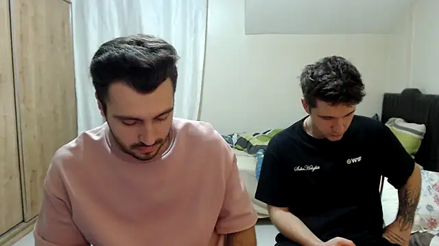 Snapshot of handsomeee04 chatting on September 8, 7:57 pm handsomeee04 online show from September 8, 7:57 pm