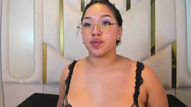 IsabellRodriguez18 online show from June 7, 7:04 am
