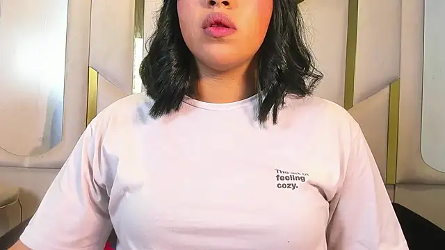 IsabellRodriguez18 online show from June 10, 5:28 am
