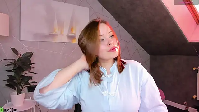 EricaElliott online show from June 11, 9:17 am
