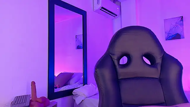 violeta candyy  online show from August 5, 9:32 pm