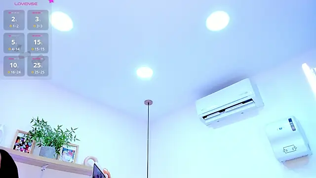 violeta candyy  online show from April 22, 3:36 am