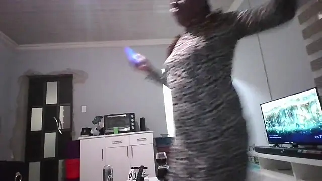 ThamiXX online show from November 16, 5:35 pm