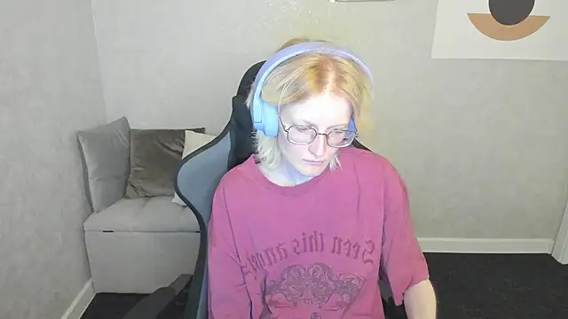 Snapshot of ElizabethHarpper chatting on September 19, 1:04 am ElizabethHarpper online show from September 19, 1:04 am