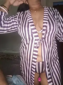 Hot muskaan online show from July 28, 6:20 pm