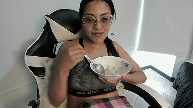 Xewa  online show from November 7, 8:25 pm