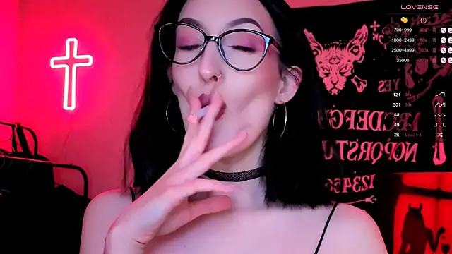 Miss Alice   online show from November 16, 12:45 am