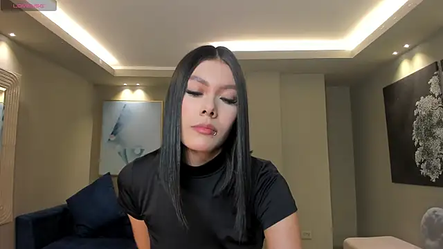 NiaSalvatore online show from October 9, 6:45 pm