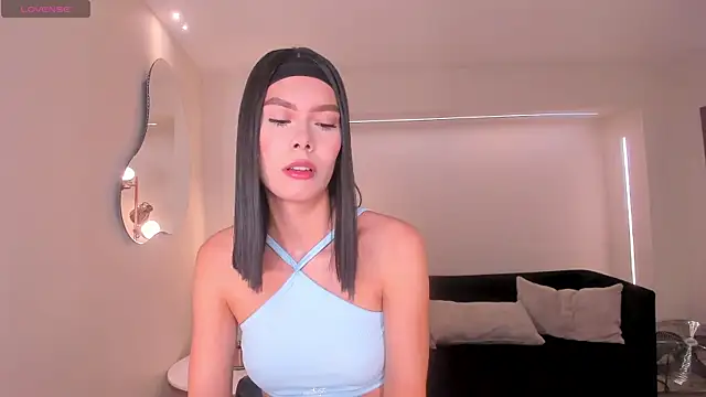 NiaSalvatore online show from March 15, 5:26 pm