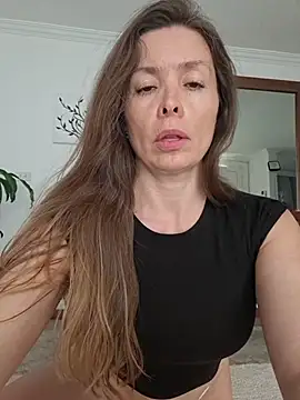 karina warthon online show from June 18, 5:40 pm