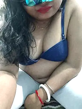  MilkyBar online show from March 5, 5:09 pm