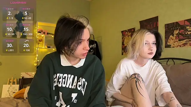 Snapshot of VeryRare_TwinS chatting on October 20, 7:50 pm VeryRare TwinS online show from October 20, 7:50 pm