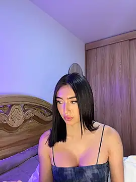 Maddy Jones online show from June 9, 2:22 am