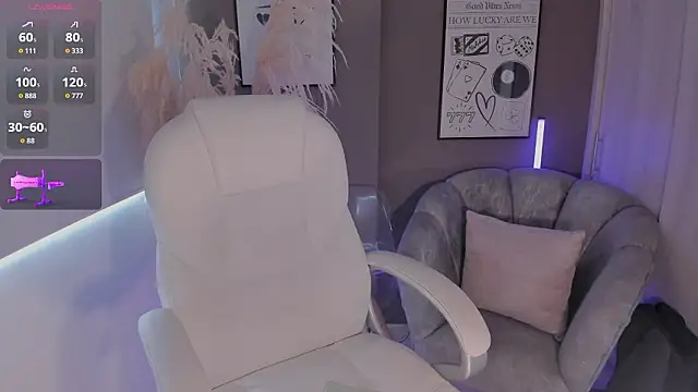 NiiaEvanss online show from March 27, 5:02 pm