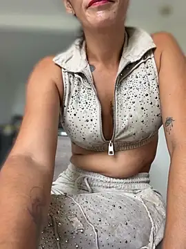Samantha bigboobs online show from June 27, 6:03 pm