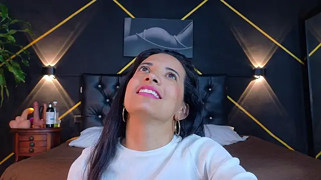 amabel zambrano online show from December 18, 12:21 pm