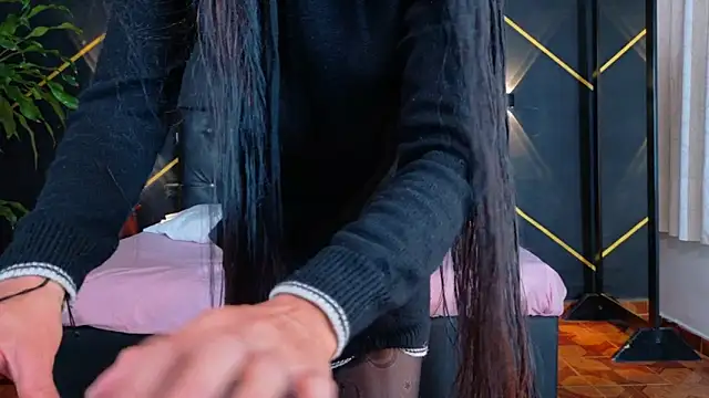 amabel zambrano online show from November 3, 2:10 pm