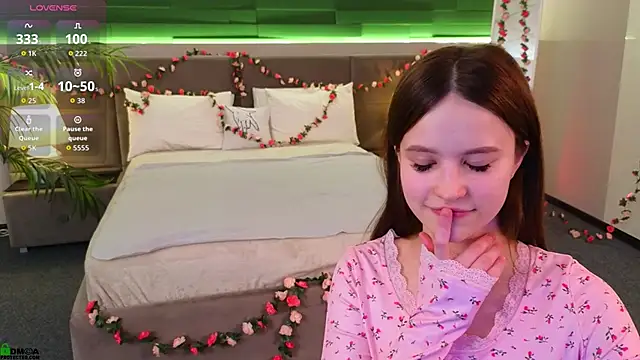 Rina Red online show from March 10, 1:53 am