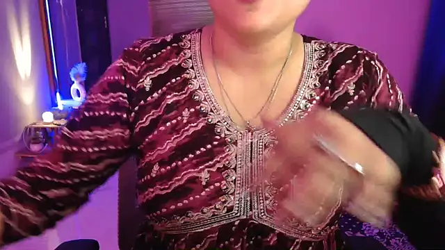 Mitikaa online show from November 16, 4:07 pm