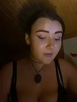 mewKate online show from July 7, 8:22 pm