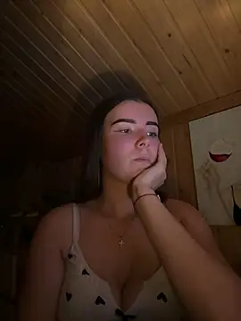 mewKate online show from November 1, 7:40 pm