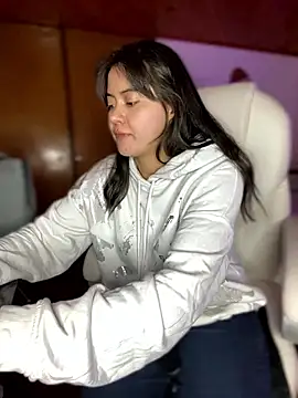 Camila pinkk online show from January 8, 5:50 pm