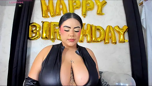 NAHIARA LEE online show from June 15, 1:11 pm