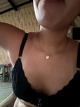 Snapshot of LuizaDiaz chatting on October 2, 9:31 pm LuizaDiaz online show from October 2, 9:31 pm