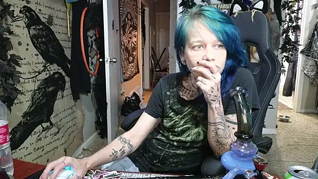 trashbrat online show from November 20, 12:06 pm