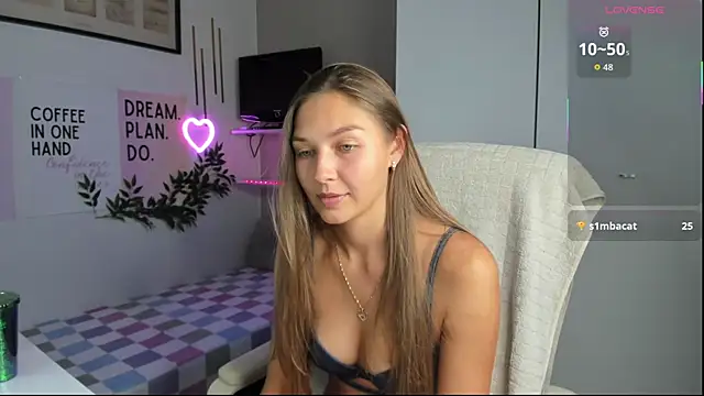 Snapshot of SofiaLolipop chatting on October 6, 2:01 pm SofiaLolipop online show from October 6, 2:01 pm