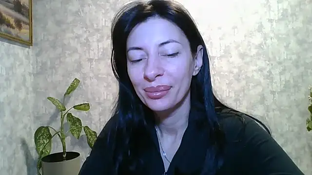 LissaBlossom online show from May 2, 5:44 am