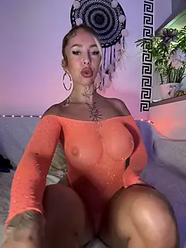 CheekyChels online show from March 4, 7:42 pm