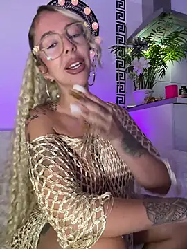 CheekyChels online show from February 14, 5:04 pm