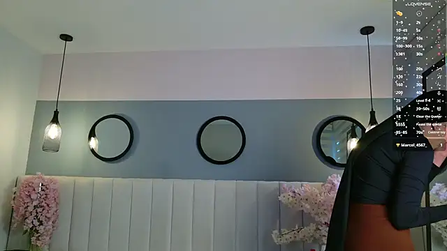 chelsea bolton  online show from July 3, 12:33 pm