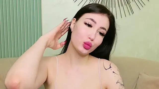 EmmaLawrens online show from June 20, 10:52 am